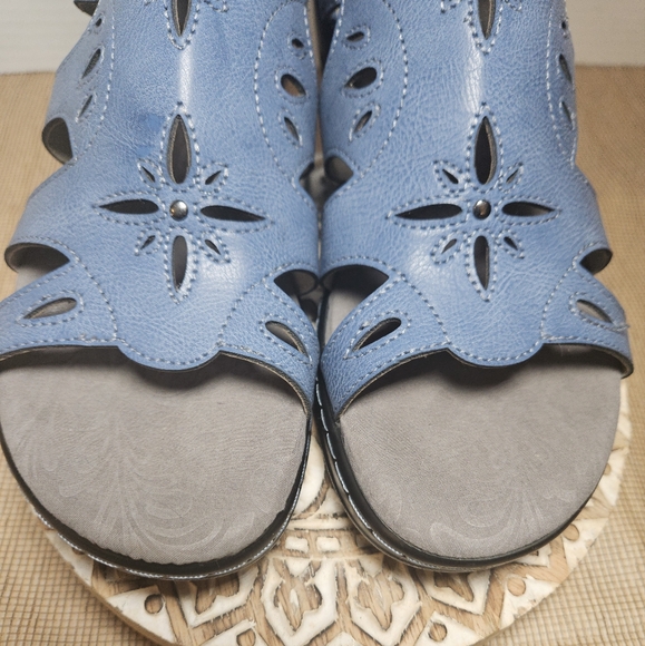 JBU Northstar Laser Cut Wedge Sandals Navy Blue Size 10 Medium EUC - Picture 5 of 12